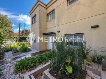 Casa en Venta 8 ambientes, San Isidro Con Pileta