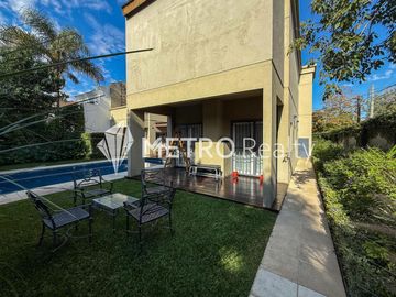 Casa en Venta 8 ambientes, San Isidro Con Pileta
