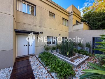 Casa en Venta 8 ambientes, San Isidro Con Pileta