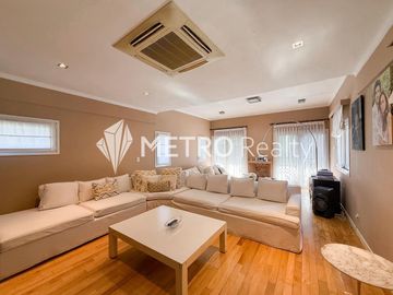 Casa en Venta 8 ambientes, San Isidro Con Pileta