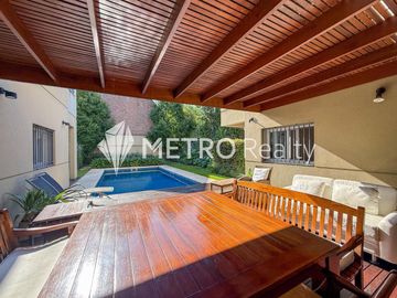 Casa en Venta 8 ambientes, San Isidro Con Pileta