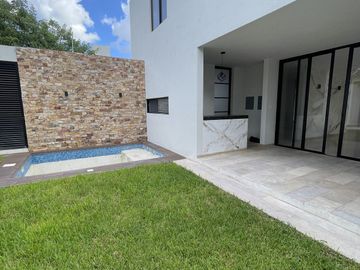 CASA EN VENTA EN PRIVADA EN CHOLUL, MERIDA YUCATAN.