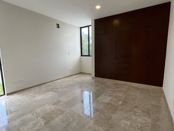 CASA EN VENTA EN PRIVADA EN CHOLUL, MERIDA YUCATAN.