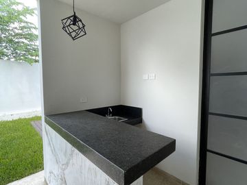 CASA EN VENTA EN PRIVADA EN CHOLUL, MERIDA YUCATAN.