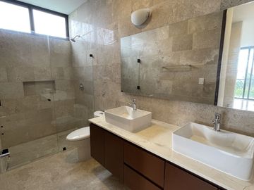 CASA EN VENTA EN PRIVADA EN CHOLUL, MERIDA YUCATAN.