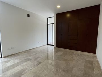CASA EN VENTA EN PRIVADA EN CHOLUL, MERIDA YUCATAN.