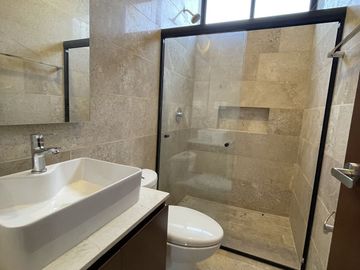 CASA EN VENTA EN PRIVADA EN CHOLUL, MERIDA YUCATAN.