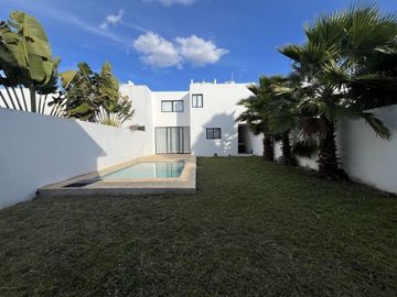 Casa en venta en privada  en Conkal en Mérida Yucatán.
