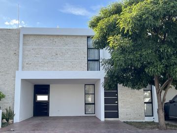 Casa en venta en privada  en Conkal en Mérida Yucatán.