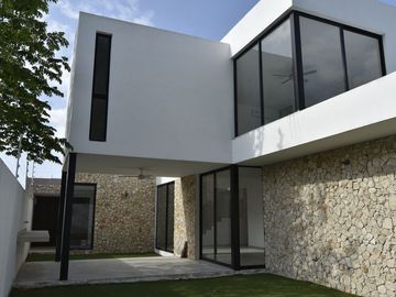 Casa en venta en Privada en Cholul en Mérida Yucatán.