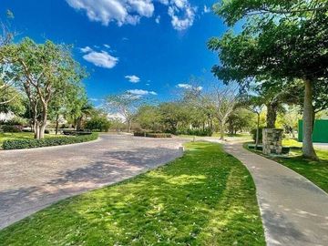 Casa en venta en privada con paneles solares  en Cholul en Mérida Yucatán.
