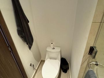 Departamento en venta amueblado, en TORRE ATLANTIDA, en Vía Montejo, Mérida Yuc.