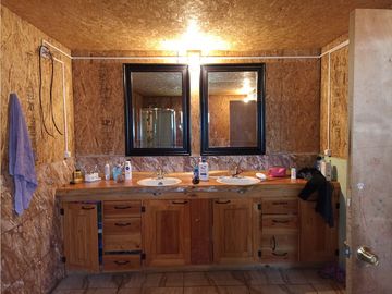 EN VENTA AMPLIA CASA MÁS UNA CABAÑA, PICHIRROPULLI, $ 93 MILLONES