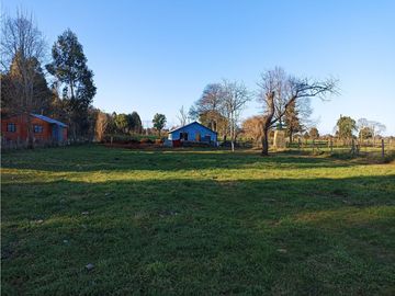 EN VENTA AMPLIA CASA MÁS UNA CABAÑA, PICHIRROPULLI, $ 93 MILLONES