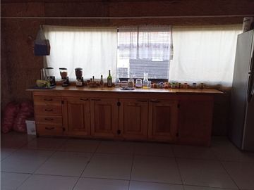 EN VENTA AMPLIA CASA MÁS UNA CABAÑA, PICHIRROPULLI, $ 93 MILLONES