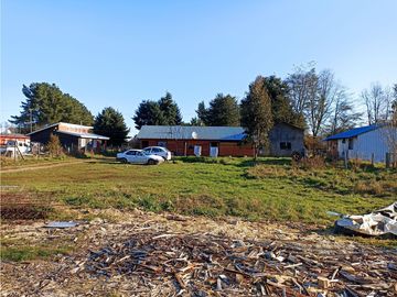 EN VENTA AMPLIA CASA MÁS UNA CABAÑA, PICHIRROPULLI, $ 93 MILLONES