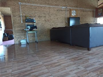 EN VENTA AMPLIA CASA MÁS UNA CABAÑA, PICHIRROPULLI, $ 93 MILLONES