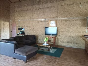 EN VENTA AMPLIA CASA MÁS UNA CABAÑA, PICHIRROPULLI, $ 93 MILLONES