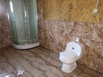 EN VENTA AMPLIA CASA MÁS UNA CABAÑA, PICHIRROPULLI, $ 93 MILLONES
