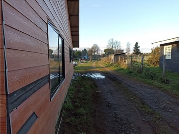 EN VENTA AMPLIA CASA MÁS UNA CABAÑA, PICHIRROPULLI, $ 93 MILLONES