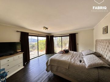 EXCELENTE CASA EN CONDOMINIO 5DOR+3BAÑOS+CABAÑA