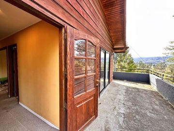 EXCELENTE CASA EN CONDOMINIO 5DOR+3BAÑOS+CABAÑA