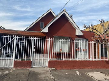EN VENTA AMPLIA Y HERMOSA CASA EN SAN BERNARDO, $ 160 MILLONES