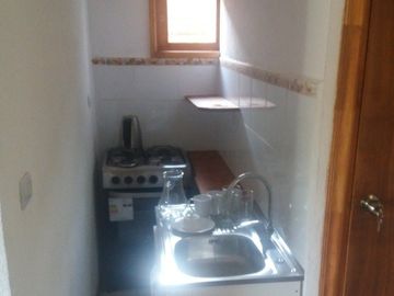 EN VENTA TERRENO DE 2.600 MTS2 CON CABAÑAS, 9.790 UF