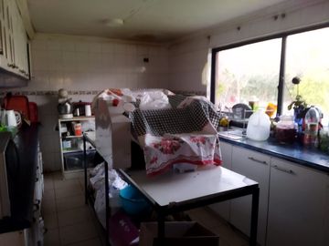 EN VENTA CASA CON AMPLIO TERRENO EN PIRQUE $ 220 MILLONES