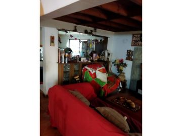 EN VENTA CASA CON AMPLIO TERRENO EN PIRQUE $ 220 MILLONES