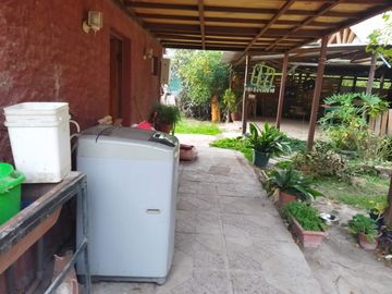 EN VENTA CASA CON AMPLIO TERRENO EN PIRQUE $ 220 MILLONES