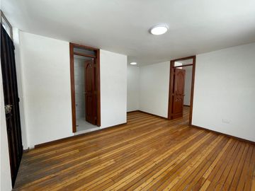 Quitumbe, Casa Comercial en Venta, 362m2, 6 Ambientes