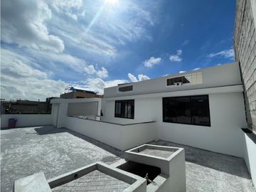 Quitumbe, Casa Comercial en Venta, 362m2, 6 Ambientes