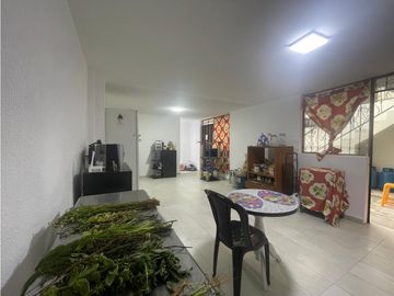 Quitumbe, Casa Comercial en Venta, 362m2, 6 Ambientes