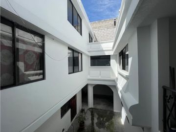 Quitumbe, Casa Comercial en Venta, 362m2, 6 Ambientes