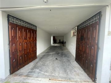 Quitumbe, Casa Comercial en Venta, 362m2, 6 Ambientes