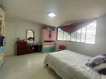 Quitumbe, Casa Comercial en Venta, 362m2, 6 Ambientes
