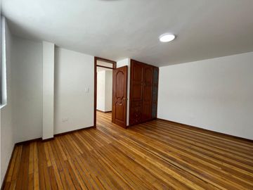 Quitumbe, Casa Comercial en Venta, 362m2, 6 Ambientes