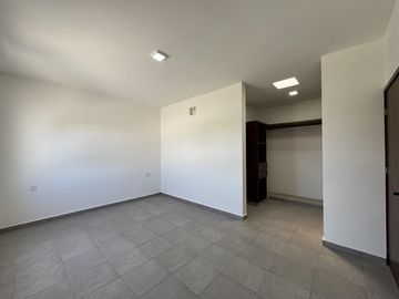CASA EN VENTA EN LOMAS DE LA RIOJA/POETAS