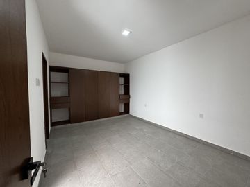 CASA EN VENTA EN LOMAS DE LA RIOJA/POETAS