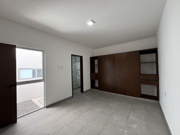 CASA EN VENTA EN LOMAS DE LA RIOJA/POETAS