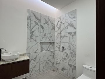CASA EN VENTA EN LOMAS DE LA RIOJA/POETAS