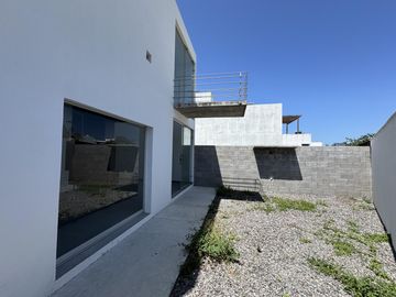 CASA EN VENTA EN LOMAS DE LA RIOJA/POETAS