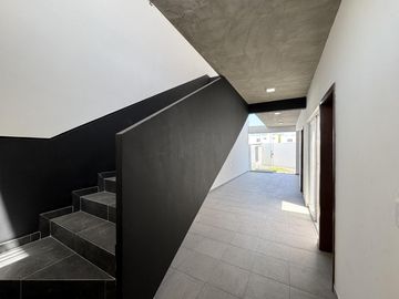 CASA EN VENTA EN LOMAS DE LA RIOJA/POETAS