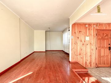 QUILPUE VENTA CASA DOS PISOS 4D 2B SALA DE ESTAR VALENCIA