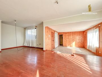 QUILPUE VENTA CASA DOS PISOS 4D 2B SALA DE ESTAR VALENCIA