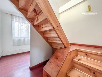 QUILPUE VENTA CASA DOS PISOS 4D 2B SALA DE ESTAR VALENCIA