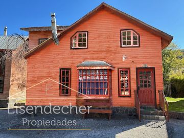 Cabañas equipadas, salón de juegos, eventos y piscina