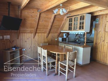 Cabañas equipadas, salón de juegos, eventos y piscina
