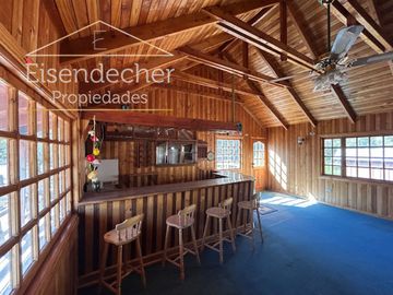 Cabañas equipadas, salón de juegos, eventos y piscina